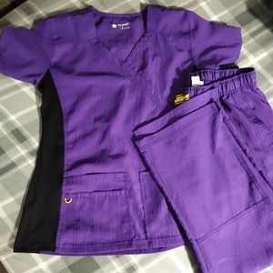 Wonderwink dark purple size medium scrubs